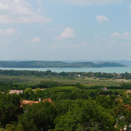 Chill & Relax Apartment Шіофок Екстер'єр фото