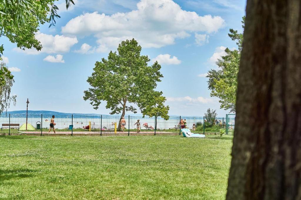 Chill & Relax Apartment Шіофок Екстер'єр фото