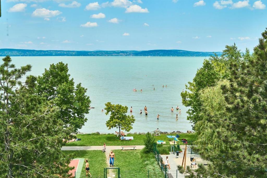 Chill & Relax Apartment Шіофок Екстер'єр фото