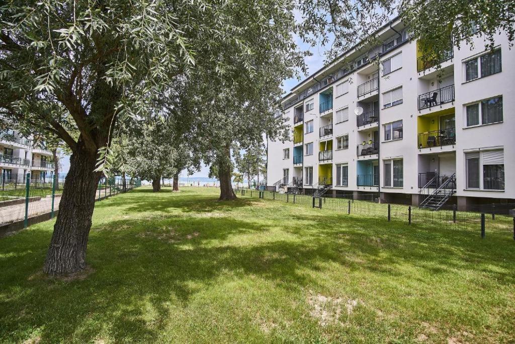 Chill & Relax Apartment Шіофок Екстер'єр фото